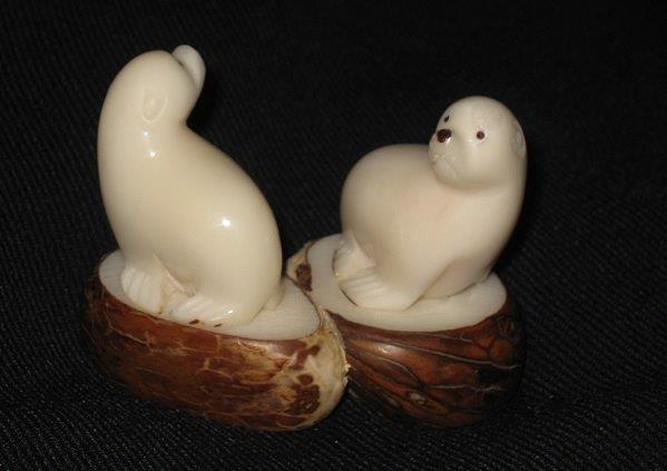Seal Pair