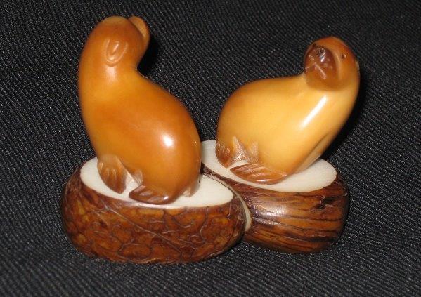 Seal Pair (brown)